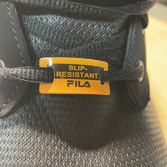 Fila Memory Layers Slip Resistant Work Shoes - Black - Picture 10 of 10